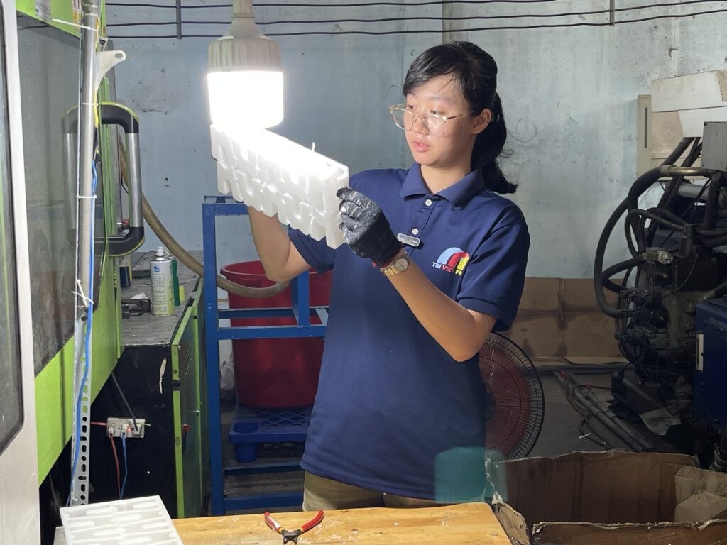 KHUÔN ĐÚC CON KÊ BÊ TÔNG