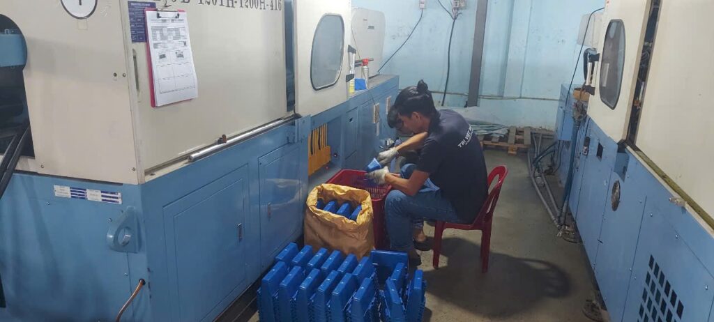 KHUÔN ĐÚC CON KÊ BÊ TÔNG